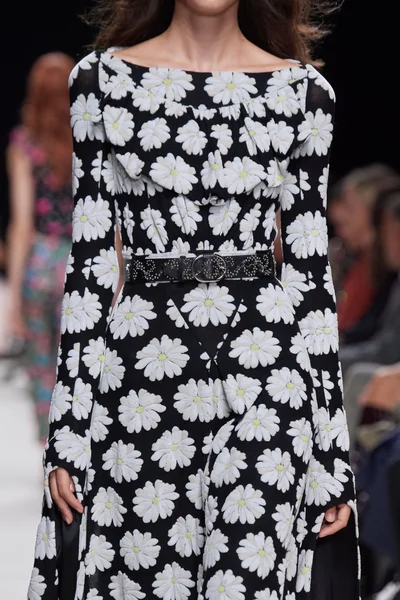 Look 61